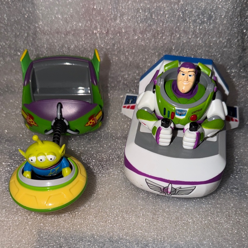 Toy Story Alien Swirl and Buzz Lightyear Ship Pull Back and Go